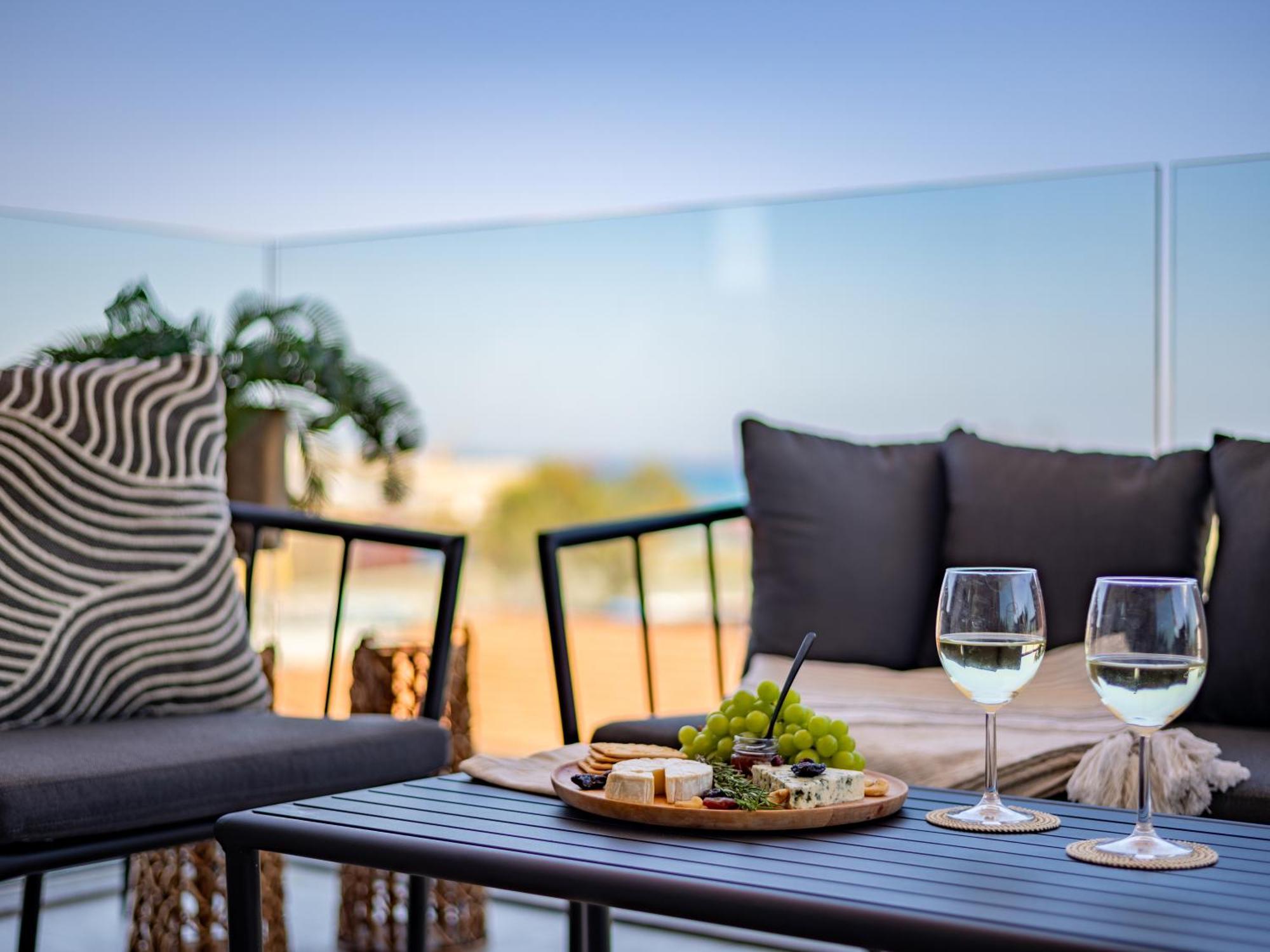 Sanders Gaia - Bright Two-Bedroom Apartment With Sea View Larnaca Exterior photo
