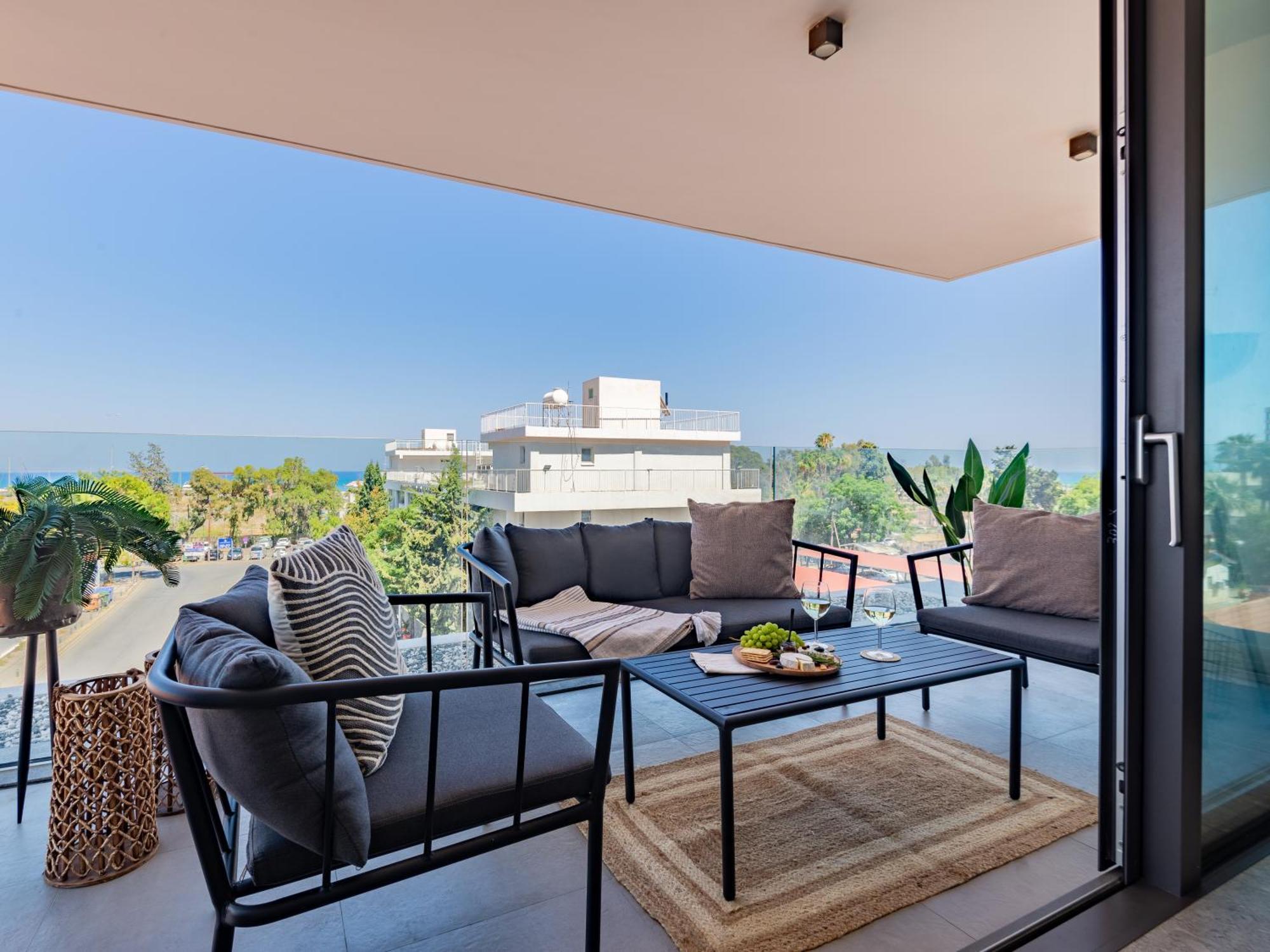 Sanders Gaia - Bright Two-Bedroom Apartment With Sea View Larnaca Exterior photo